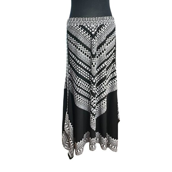 Chico's Skirt Size 1 M Black White Geometric Pattern Long Maxi Pull On Women - Picture 1 of 13